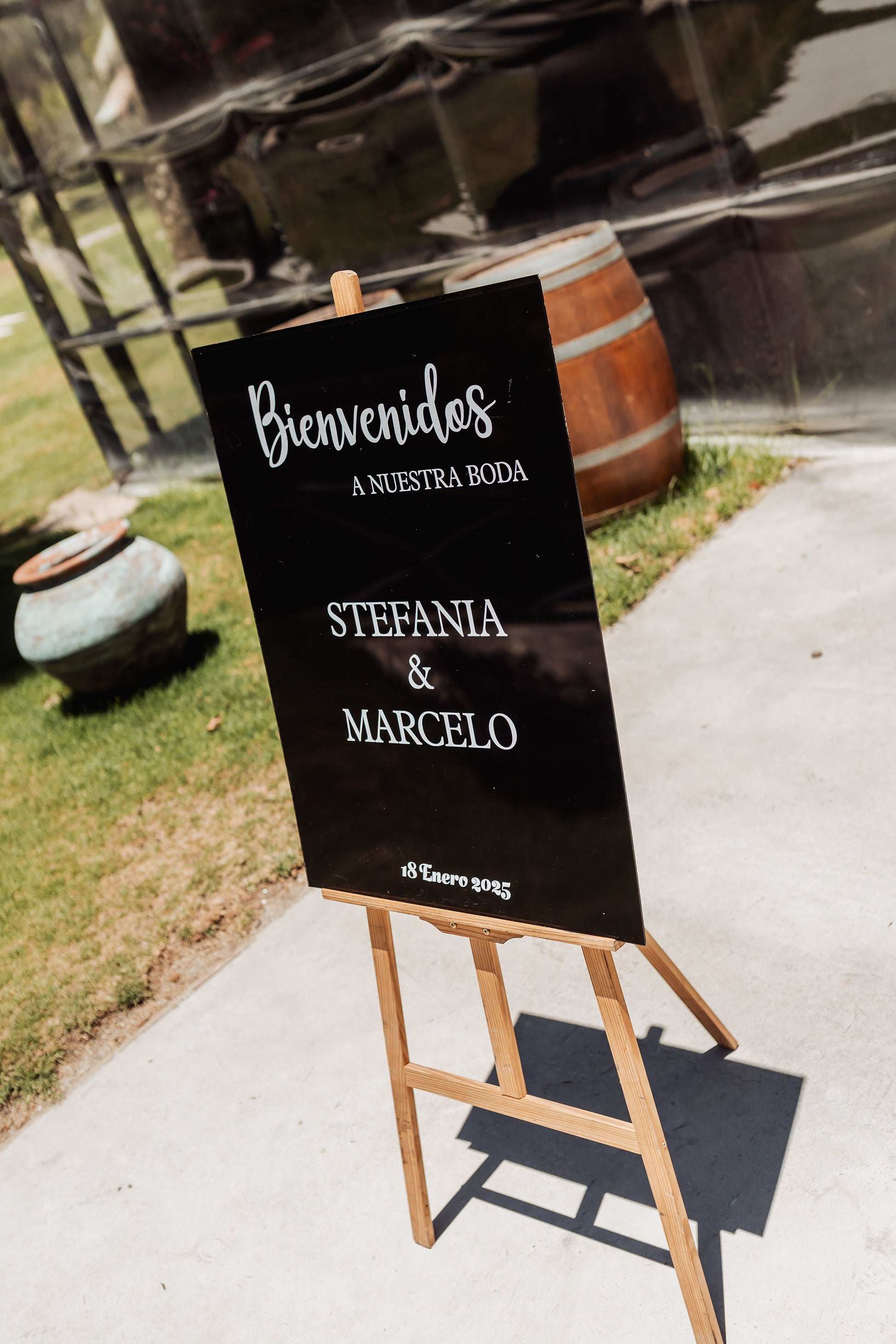 Letrero Bienvenida Acrilico  | Elegancia Y Romanticismo | 60x80  | No incluye Atril